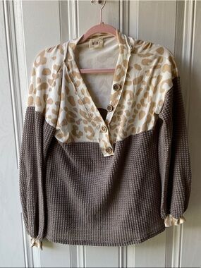 BiBi Cream and Taupe Animal-Print Waffle Henley